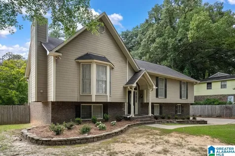 96 Tomahawk Circle Pelham AL 35124