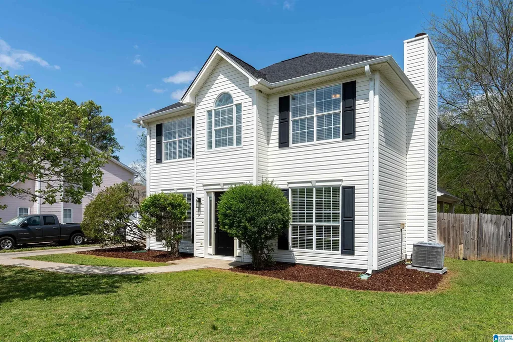 518 Laurel Woods Trail Helena AL 35080