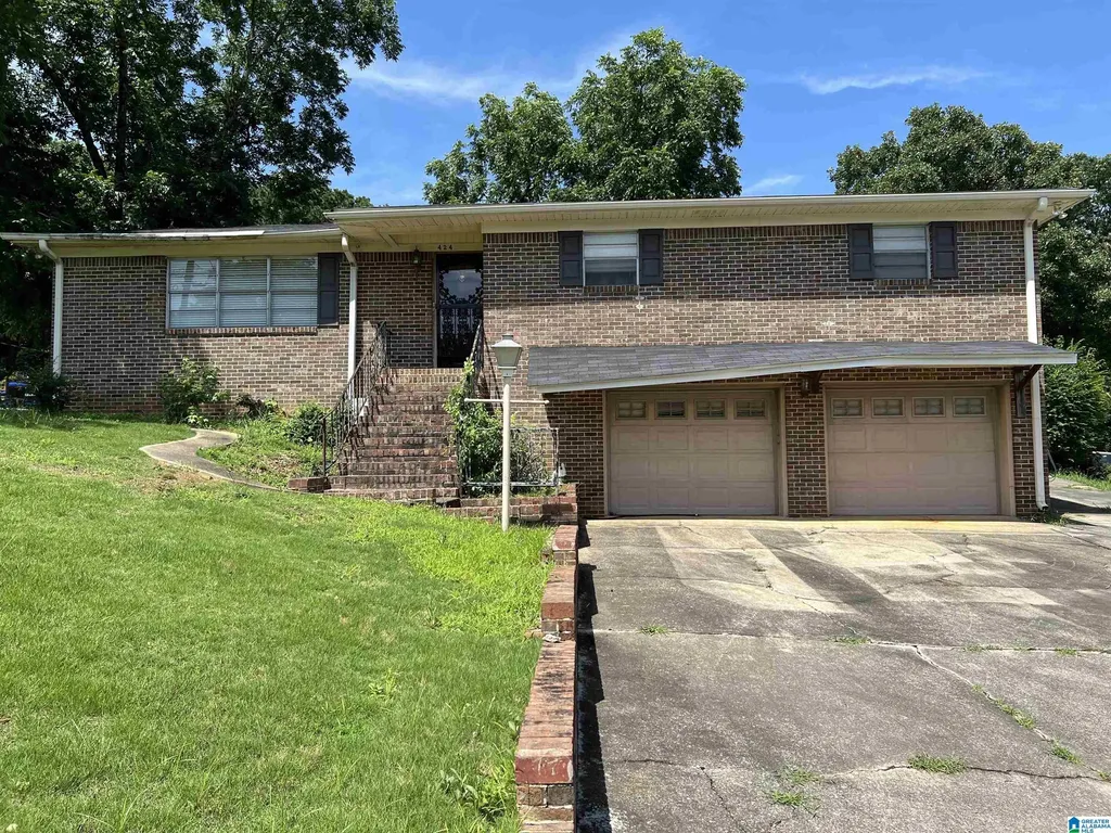 424 Daniel Drive NE Center Point AL 35215