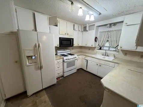 424 Daniel Drive NE Center Point AL 35215