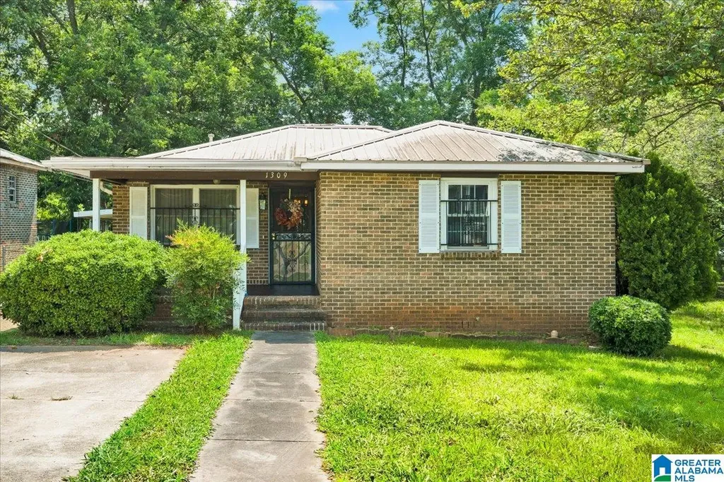 1309 19th Place SW Birmingham AL 35211