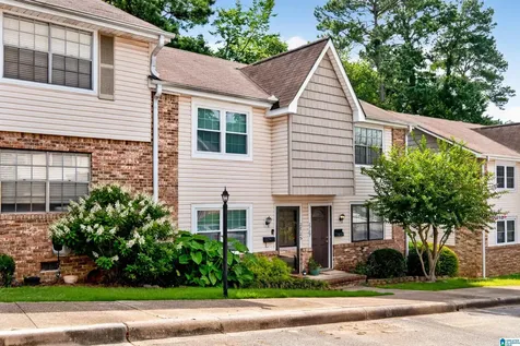2725 Southbury Circle Vestavia Hills AL 35216