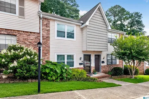 2725 Southbury Circle Vestavia Hills AL 35216