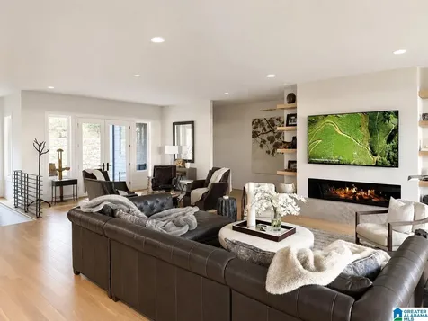 4627 Dolly Ridge Road Vestavia Hills AL 35243