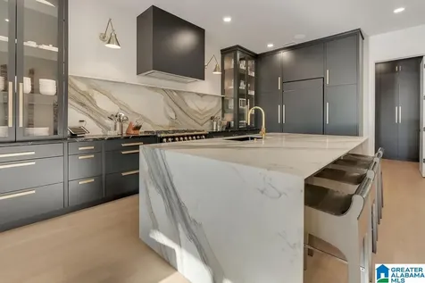 4627 Dolly Ridge Road Vestavia Hills AL 35243