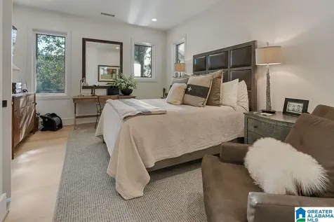4627 Dolly Ridge Road Vestavia Hills AL 35243