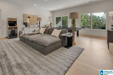 4627 Dolly Ridge Road Vestavia Hills AL 35243