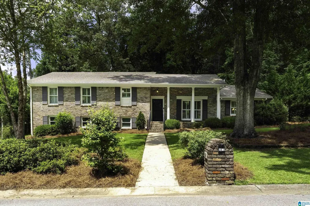 1457 Willoughby Circle Vestavia Hills AL 35216
