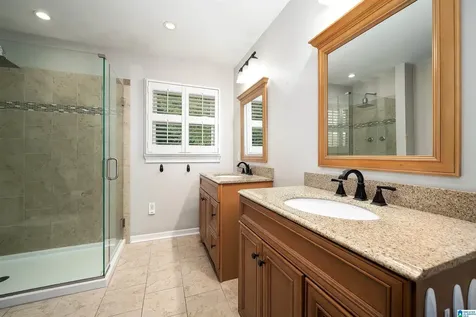 1457 Willoughby Circle Vestavia Hills AL 35216