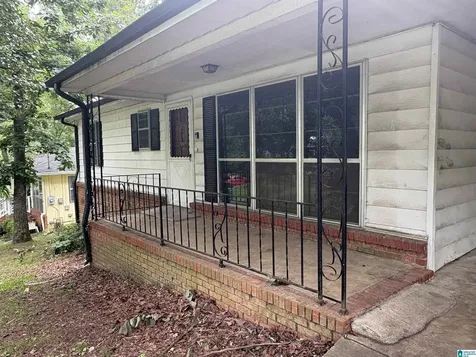 1914 3rd Street NW Center Point AL 35215