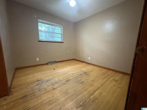 1914 3rd Street NW Center Point AL 35215