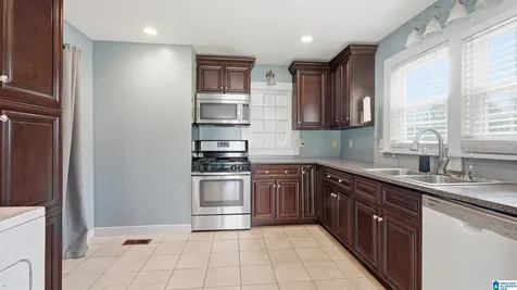 536 10th Avenue Pleasant Grove AL 35127