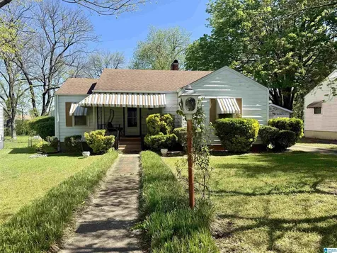 129 10TH Street S Bessemer AL 35020