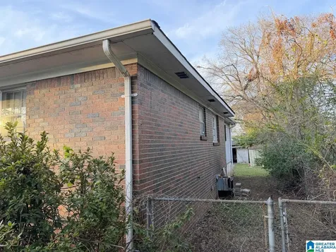 604 40th Place Fairfield AL 35064