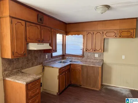 604 40th Place Fairfield AL 35064