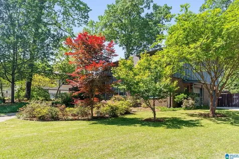 3448 Lynngate Circle Hoover AL 35216