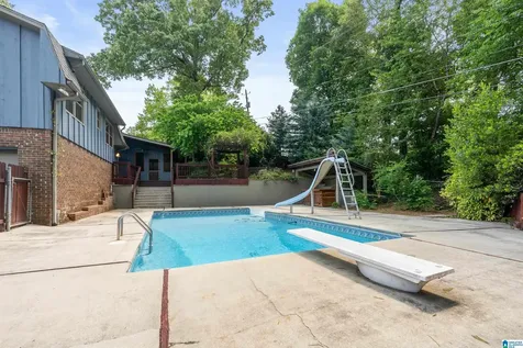 3448 Lynngate Circle Hoover AL 35216