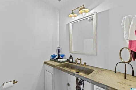 4204 Ashwood Cove Birmingham AL 35216