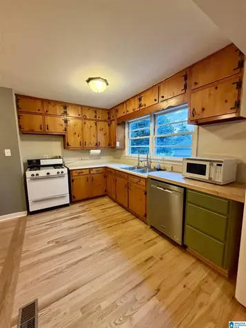 8024 4th Avenue Leeds AL 35094