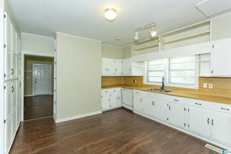 1907 Kelly Loop Road Mount Olive AL 35117