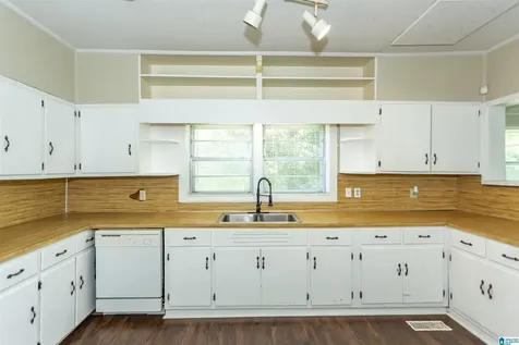1907 Kelly Loop Road Mount Olive AL 35117