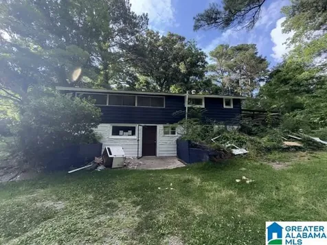 1545 SE 3rd Street Graysville AL 35073