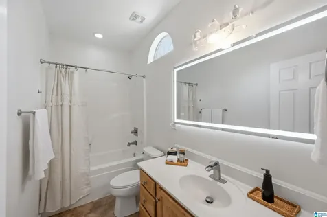 9338 Brook Forest Circle Helena AL 35080