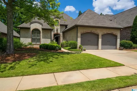 1672 Warren Lane Vestavia Hills AL 35243