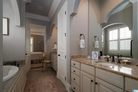1672 Warren Lane Vestavia Hills AL 35243