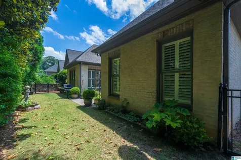 1672 Warren Lane Vestavia Hills AL 35243