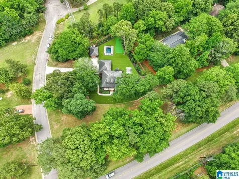 1800 Surrey Trail Helena AL 35080