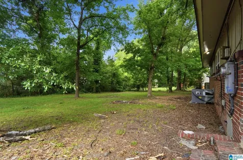 409 16th Avenue NW Center Point AL 35215