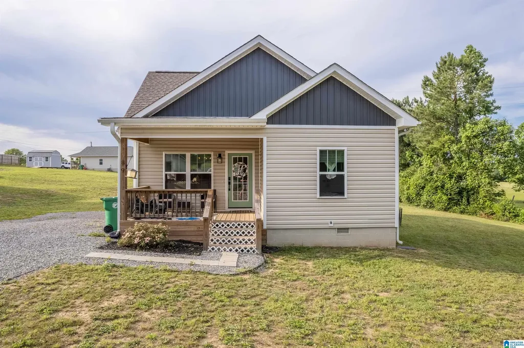 89 County Road 1724 Holly Pond AL 35083