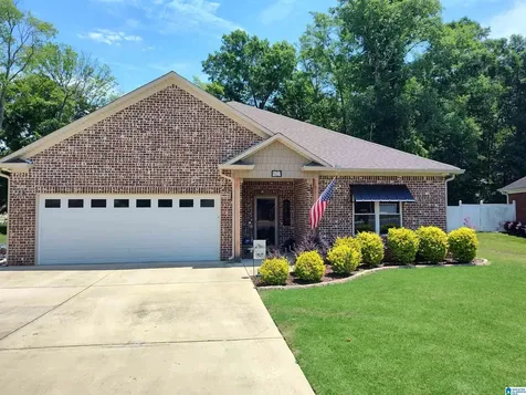 24 Ashton Circle Sylacauga AL 35150