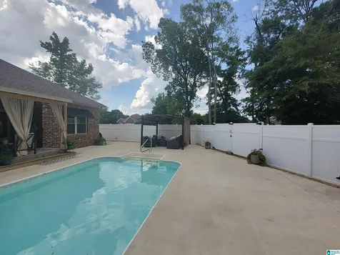 24 Ashton Circle Sylacauga AL 35150