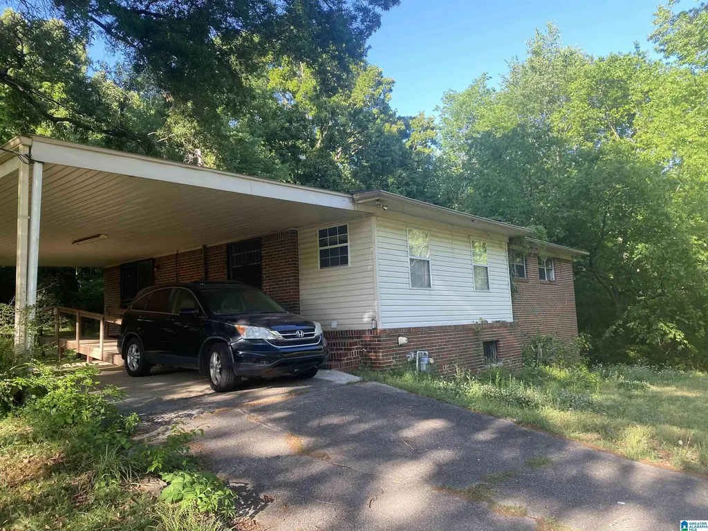 2703 Pine Hill Road Adamsville AL 35005