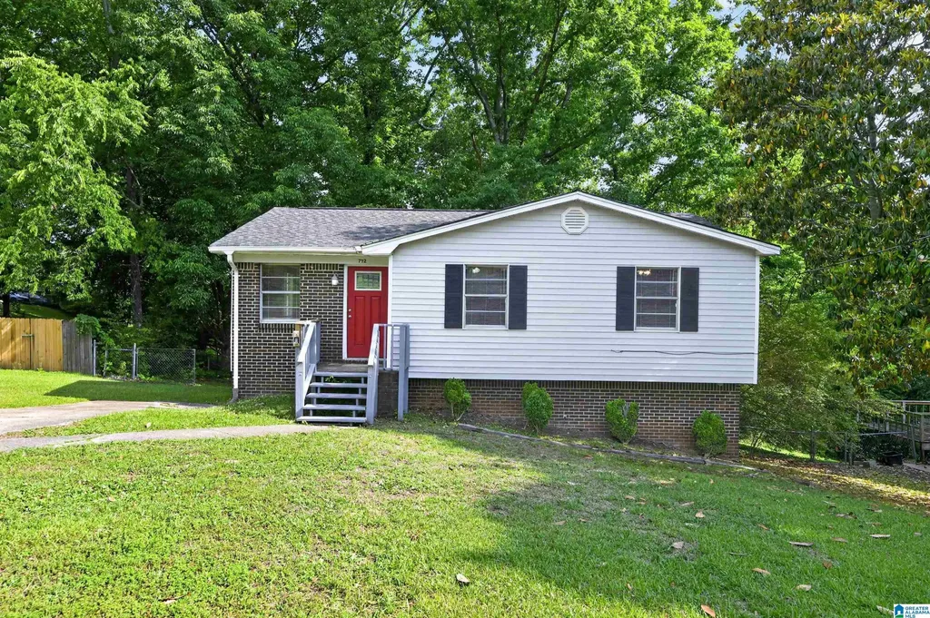 712 Country View Court Birmingham AL 35215