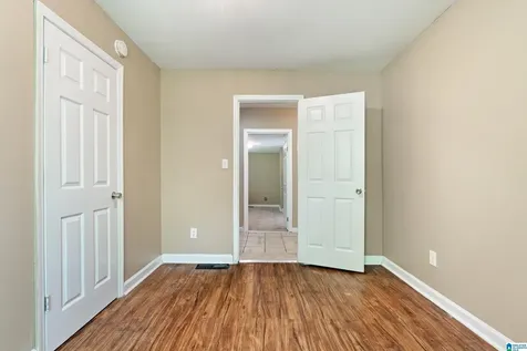 779 11th Avenue SE Graysville AL 35073