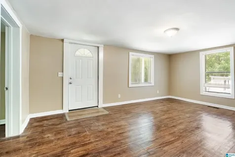 779 11th Avenue SE Graysville AL 35073