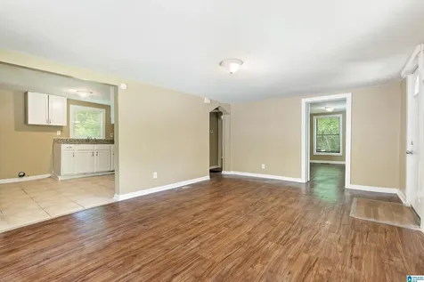 779 11th Avenue SE Graysville AL 35073