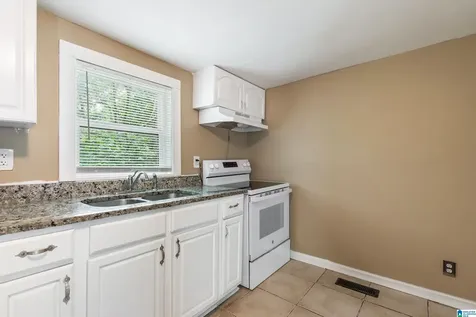 779 11th Avenue SE Graysville AL 35073