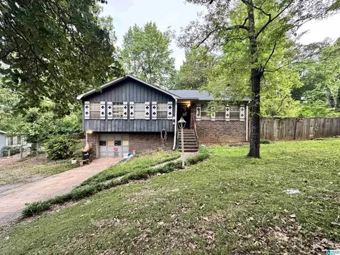 421 21st Avenue NE Center Point AL 35215