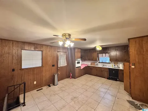 421 21st Avenue NE Center Point AL 35215