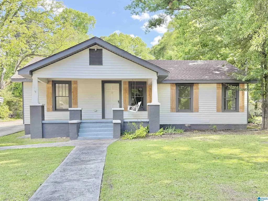 121 W Crest Road Bessemer AL 35023