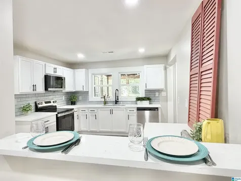 121 W Crest Road Bessemer AL 35023
