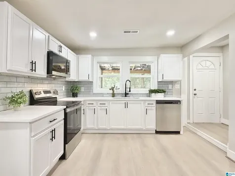 121 W Crest Road Bessemer AL 35023