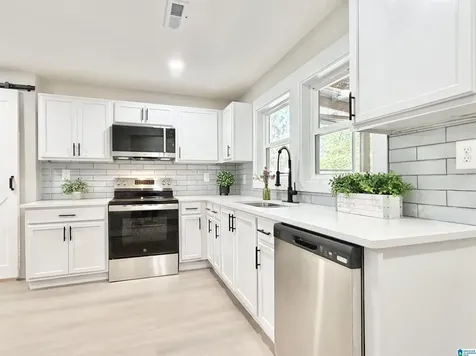 121 W Crest Road Bessemer AL 35023