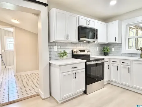 121 W Crest Road Bessemer AL 35023