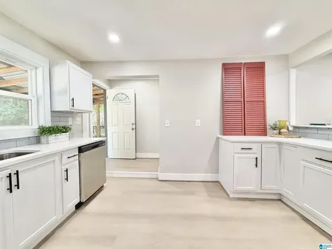 121 W Crest Road Bessemer AL 35023