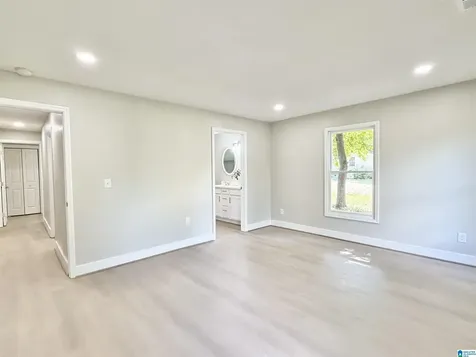 121 W Crest Road Bessemer AL 35023